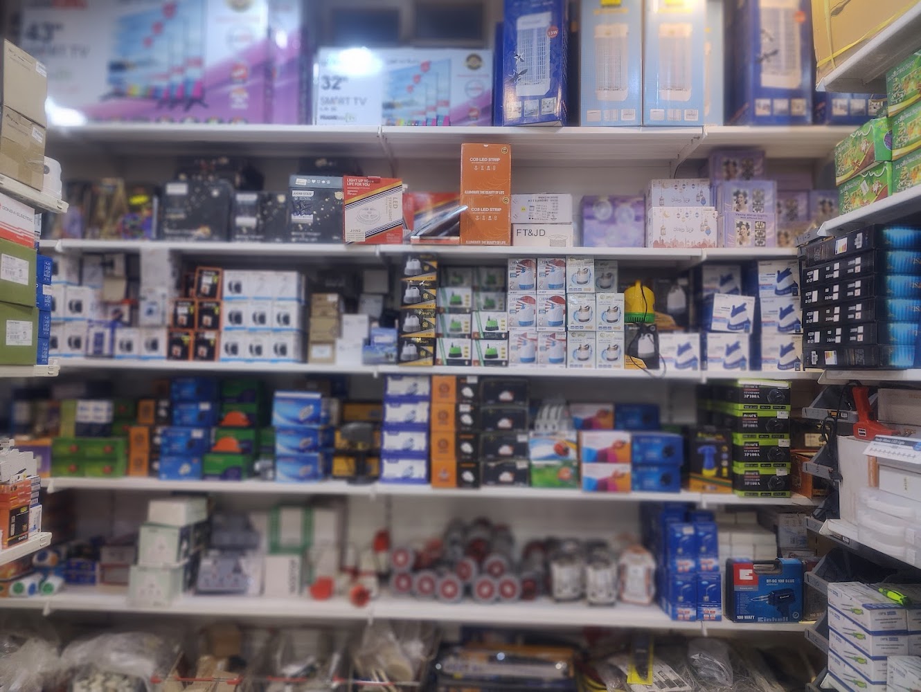 محلات الزبيدي للانشائيات والكهربائيات