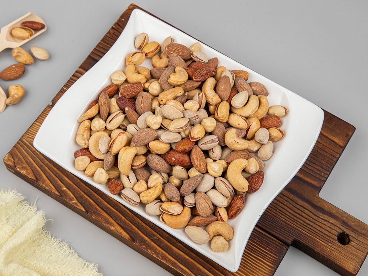 Nuts And Herbs Subhi Alwan , Hai Alaalam