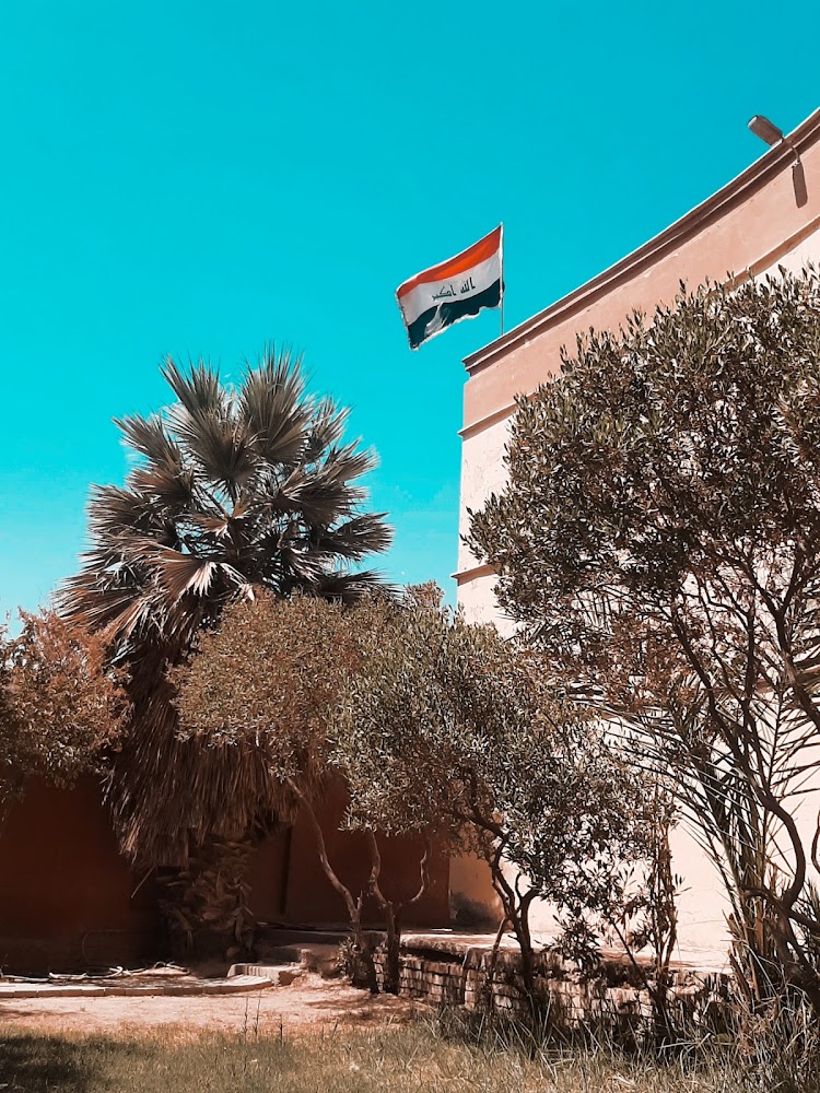 مركز الثورة التخصصي طب الاسنان