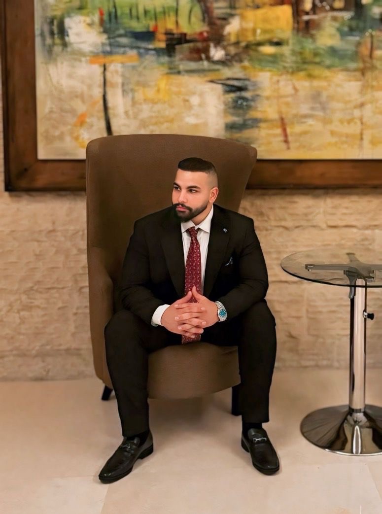 المحامي ايمن عدنان الموسوي
