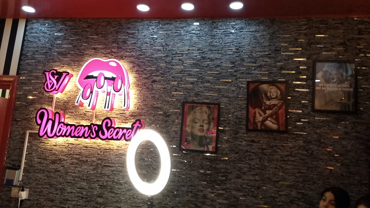 Womens' secret