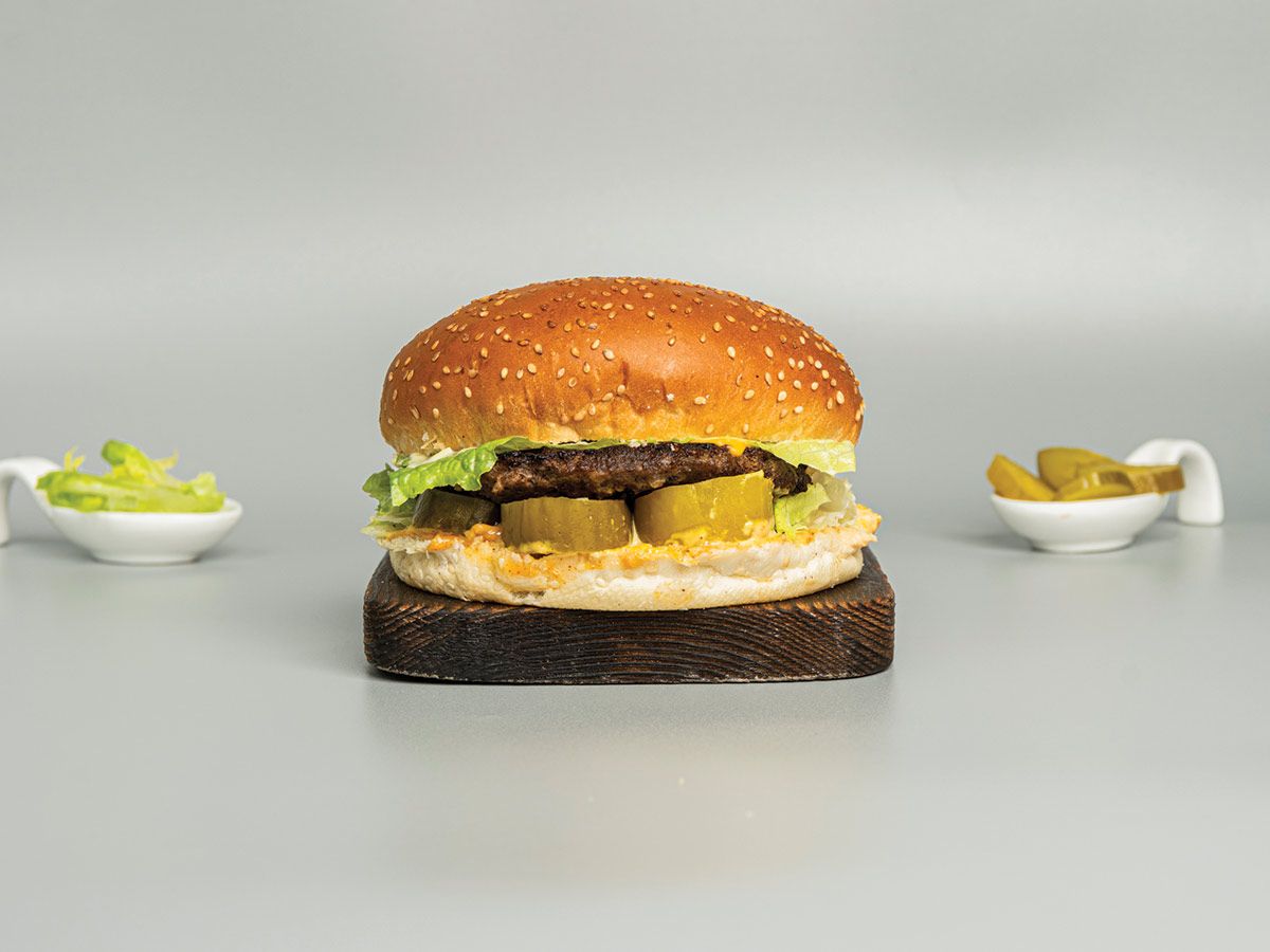 West Burger, Zayona