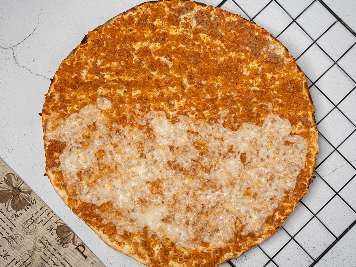 Lahim Bi Ajin W Pizza Daboul