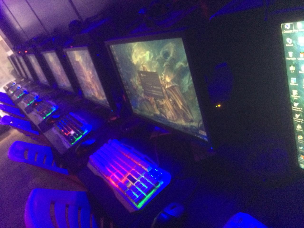 Hero online games Cafe